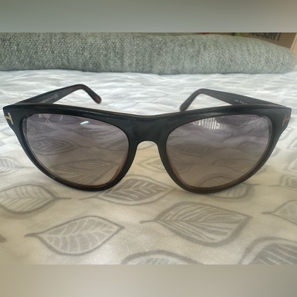 Tom Ford Olivier TF236 Sunglasses - Used with scratches!! - Picture 2 of 14